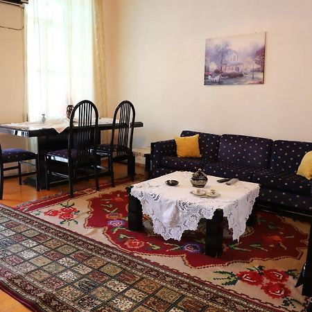 Guest House V. Doga Μπεράτ Εξωτερικό φωτογραφία