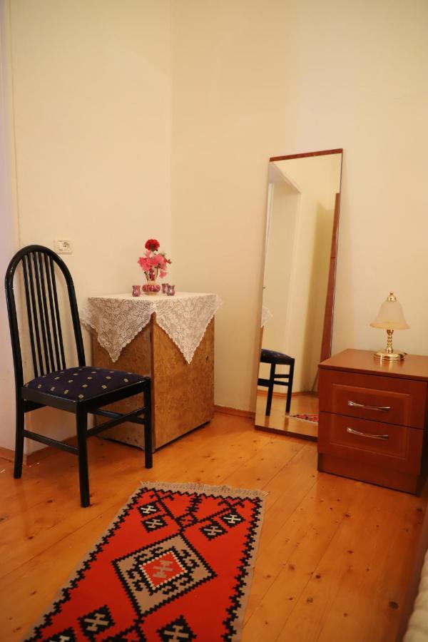 Guest House V. Doga Μπεράτ Εξωτερικό φωτογραφία