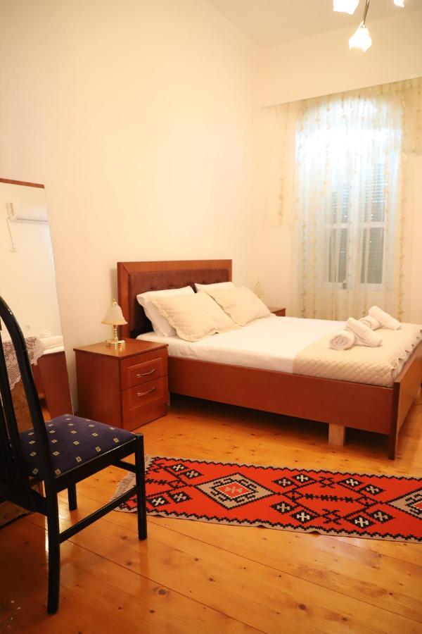 Guest House V. Doga Μπεράτ Εξωτερικό φωτογραφία
