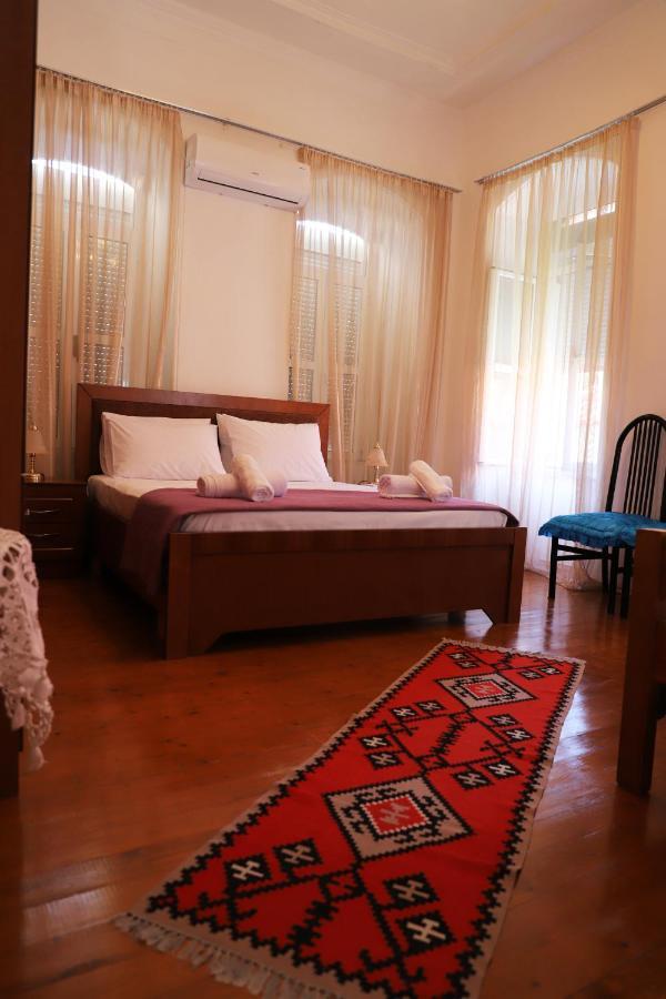 Guest House V. Doga Μπεράτ Εξωτερικό φωτογραφία